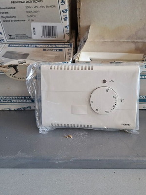 Θερμοστάτες χώρου PERRY Electric TE120 σειρά Personal καινούργια, πακέτο 8