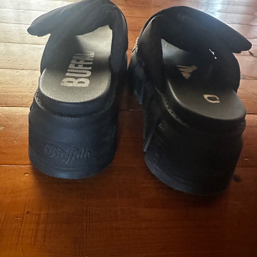 Buffalo women's platform sandals like new, size 38, black