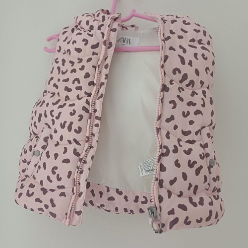 Zara sleeveless jacket for girl 2 to 3 years like new, pink