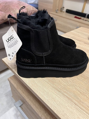 Ugg Australia μπότες καινούργιες, μαύρες