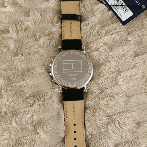 Tommy Hilfiger men's watch new, black leather strap, blue dial