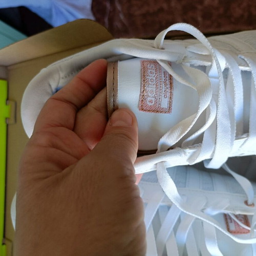 Adidas Neo women's athletic shoes like new, size 40, white