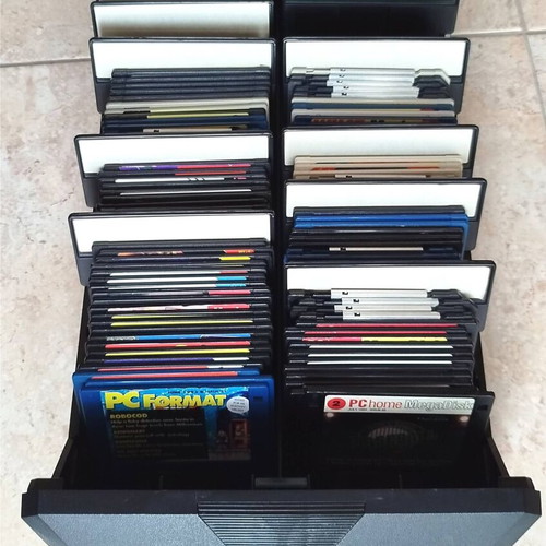 3.5" Floppy Disks Collection like new, 92 pcs with Media Box
