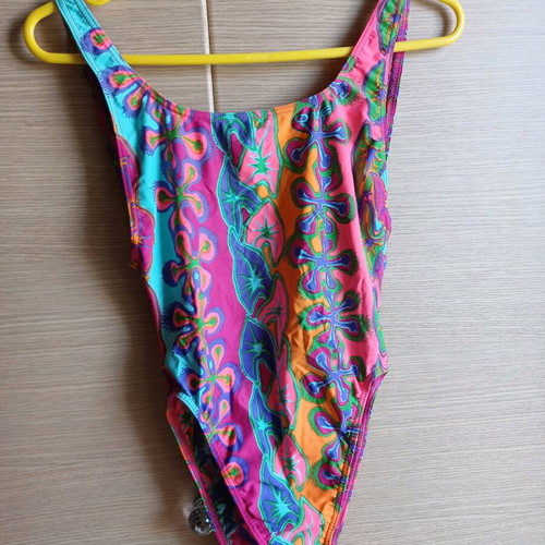 O'NEILL women's swimsuit new, multicolor, size M