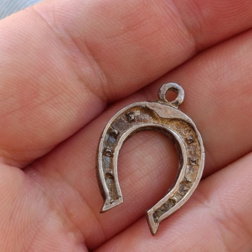 Vintage 925 silver horseshoe pendant