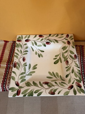 Antica Fornace large square platter 34×34 cm like new, olive design