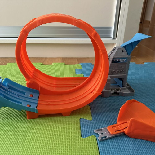 Hot Wheels Action Loop Stunt Champion track set used