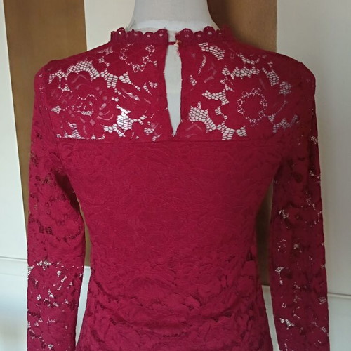Burgundy lace long sleeve blouse size M like new
