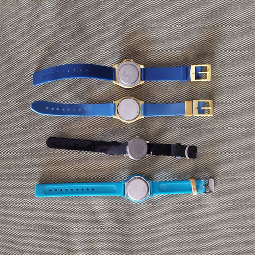 Children's watches like new, pack of 4 multicolored
