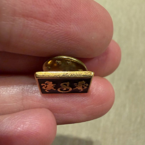 Swank jewels vintage lapel pin like new, black and gold-tone