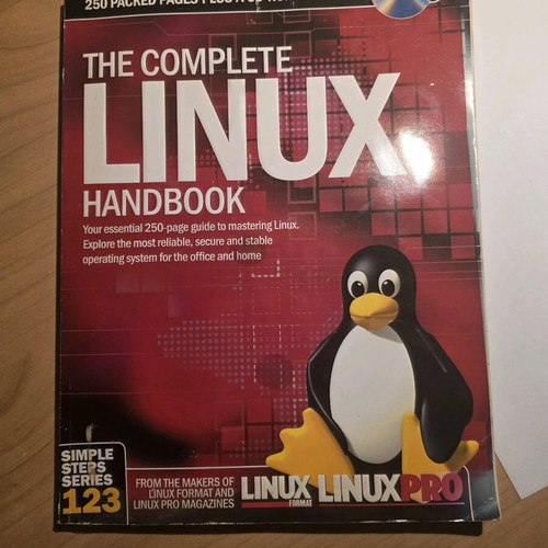 The Complete Linux Handbook magazine volume like new, collectable UK 2003