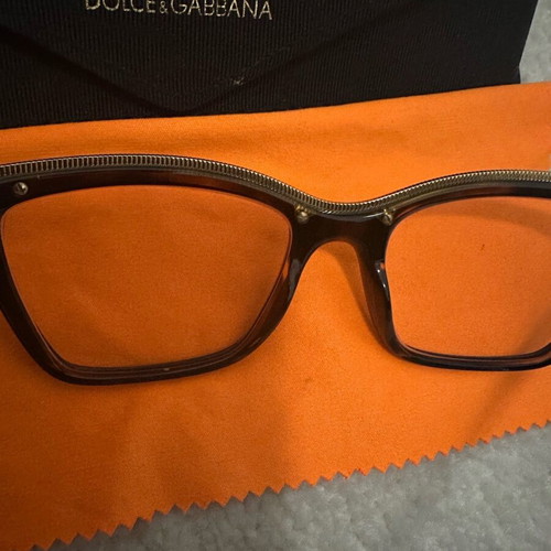 Glasses with astigmatism lenses like new