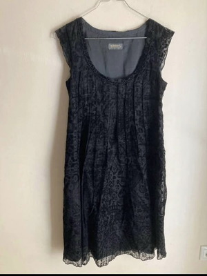 Sarah Lawrence black velvet dress size M