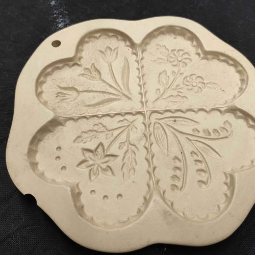 Ceramic cookie molds used, set of 4 large American vintage