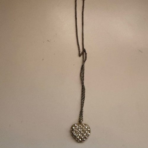 Heart pendant necklace