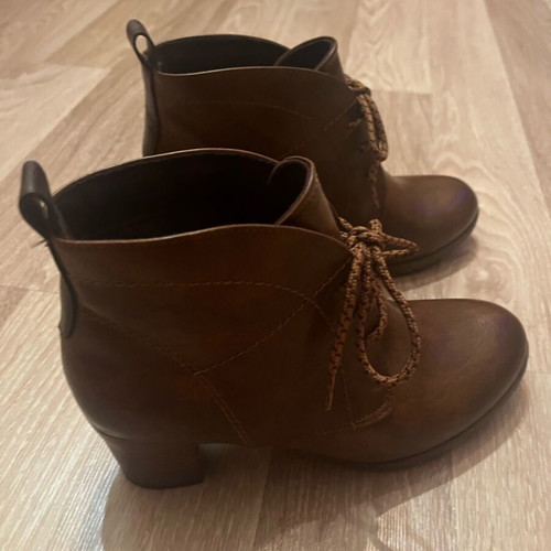 Brown ankle boots size 39 like new