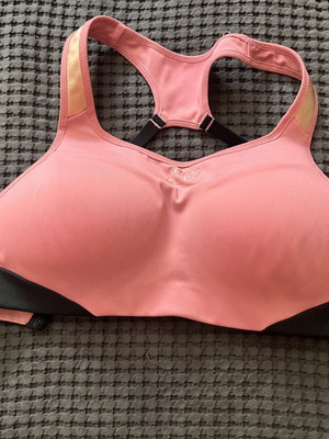 Nike sport bra size S like new, pink