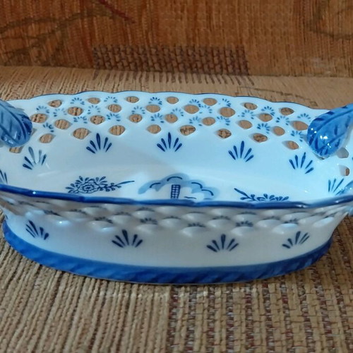 Handmade Dutch porcelain fondant dish like new