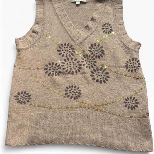 Knitted vest like new, size M, beige with floral motifs