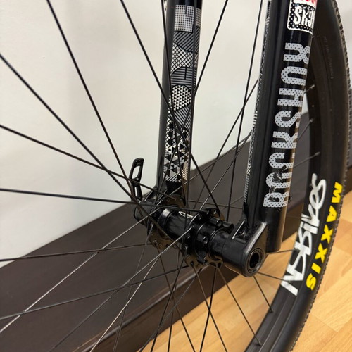 Nsbikes Custom Dirtjump Bike like new, 26 Inch, hydraulic disc brakes
