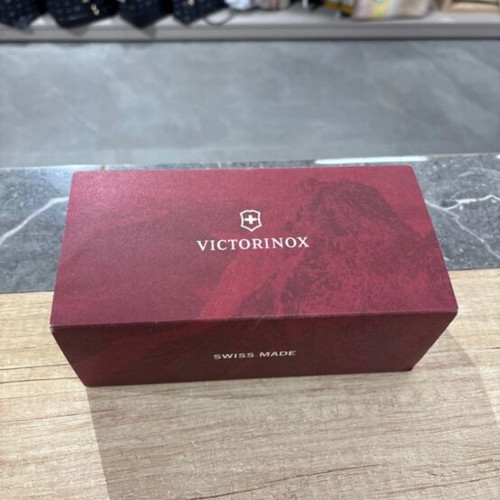 Victorinox collectible numbered pocket knife new in original box
