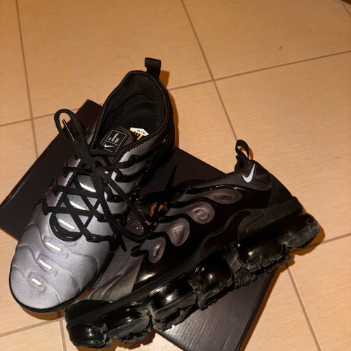 Nike Vapormax Plus like new, black and blue, size 41