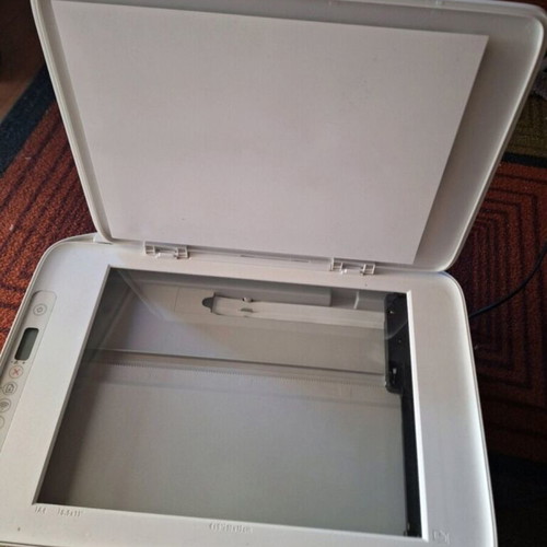 HPDeskjet 2710e printer and copier like new with A4 sheets