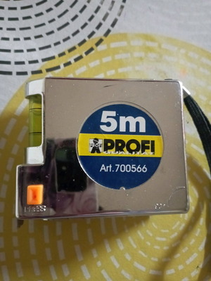 Profi tape measure 5 meters with built-in level like new