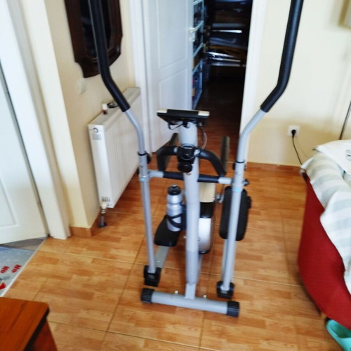 Elliptical trainer heavy-duty with large flywheel like new
