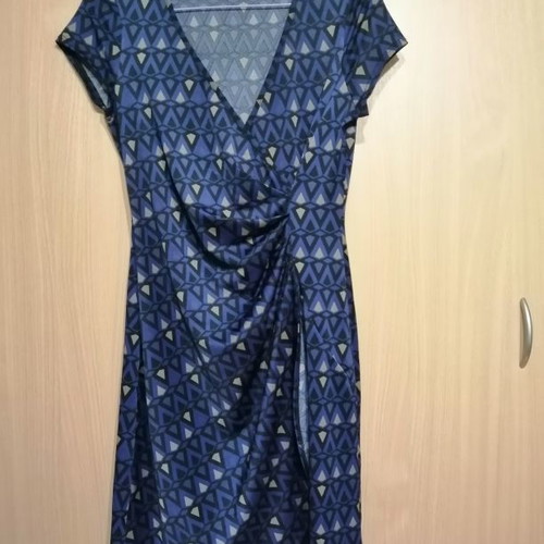 Women's dress new, size M, blue