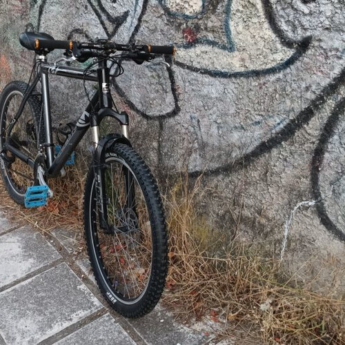 Ideal Tarket 29" Mountain Bike like new, disc brakes, front suspension