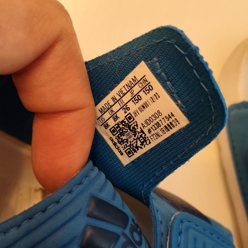 Adidas Altaswim 2.0 blue kids beach shoes size 26, like new