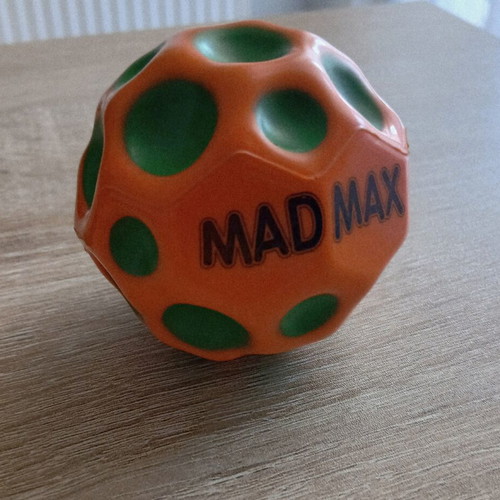 Bouncy ball Mad Max, small, suitable for indoor and outdoor play