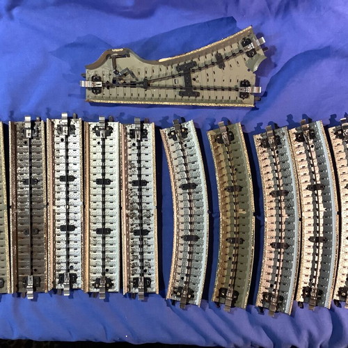 Marklin set electric locomotive 3058, carriages, parts and rails used