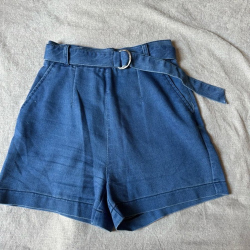 Guess high-waisted denim shorts new, blue with belt