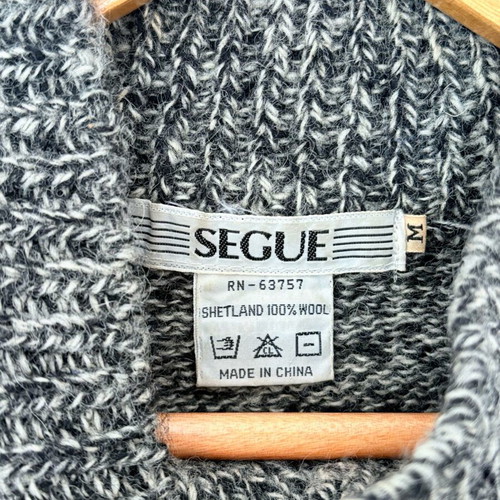 Wool knitted pullover like new, gray with blue