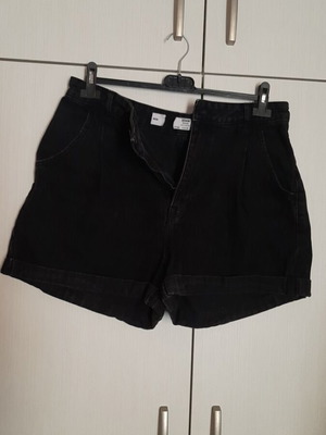 Bershka shorts size 42, like new, black