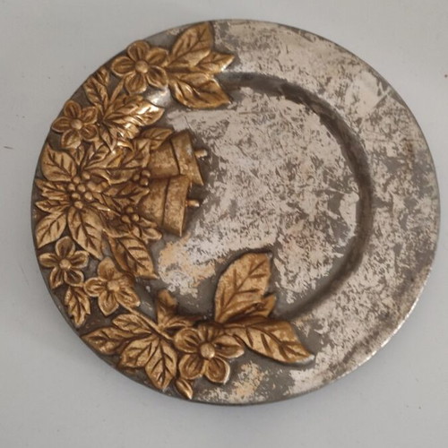 Decorative Christmas platter like new, ceramic