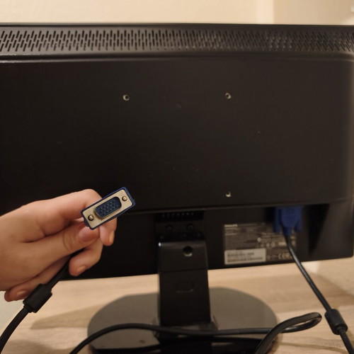 Philips 19" 192E Monitor like new with cable and stand