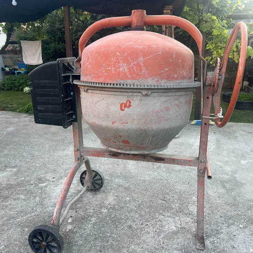 Concrete mixer used, working condition
