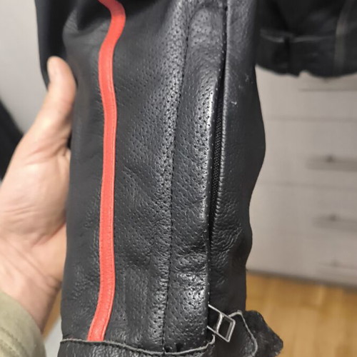 Dianese leather motorcycle jacket like new, size medium with removable lining