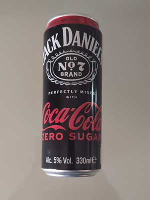 Jack Daniels with Coca Cola Zero can