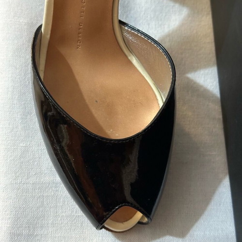 Giuseppe Zanotti patent leather peep toe pumps used, size 38