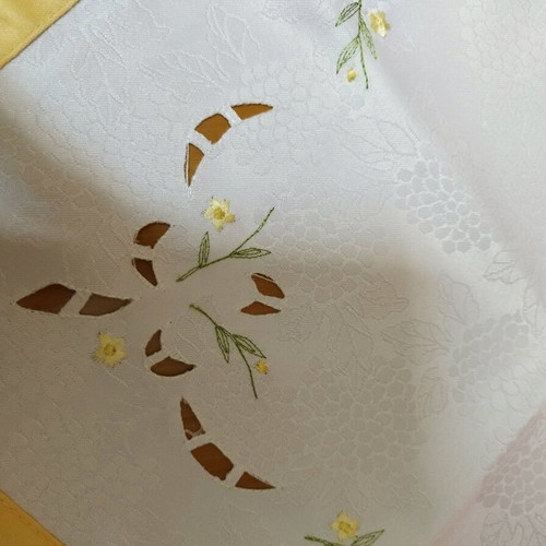 Satin table linen set with cutwork and floral embroidery, new, 5 pieces