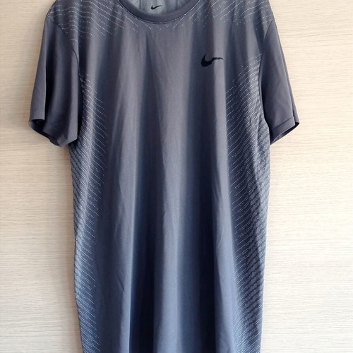 Nike T-shirt dark gray Large like new