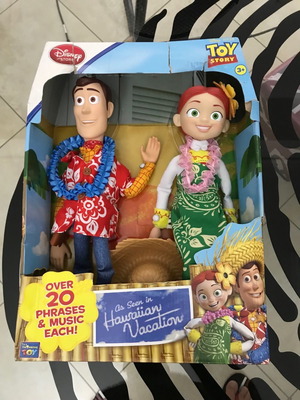 Toy Story Woody & Jessie σετ φιγούρες Hawaiian Vacation με ήχο