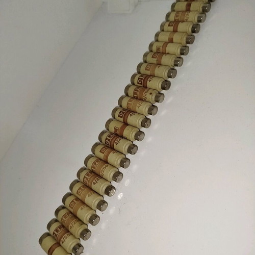 Porcelain fuses 4A/250V Minion pack of 22 new
