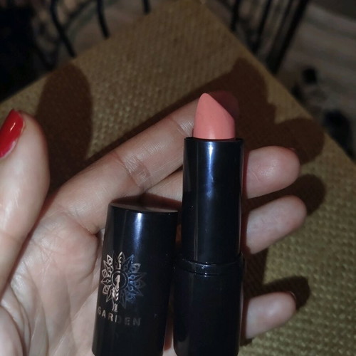 Garden lipstick soft pink used