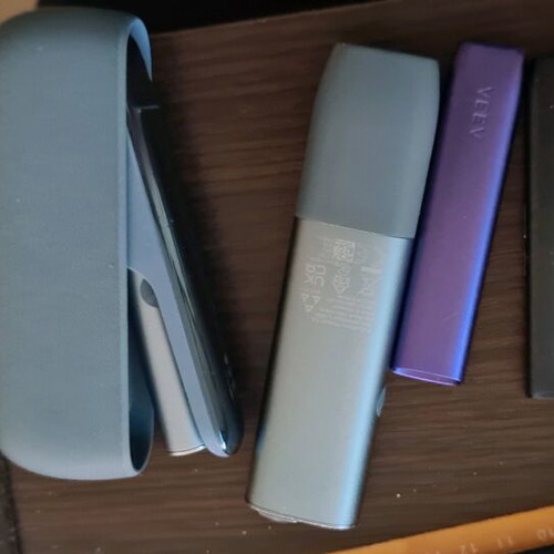 IQOS and VEEV devices used, pack of 4 - € 30,00