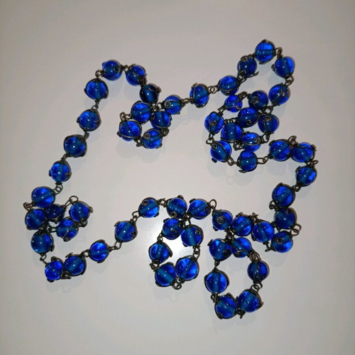Long necklace in excellent condition